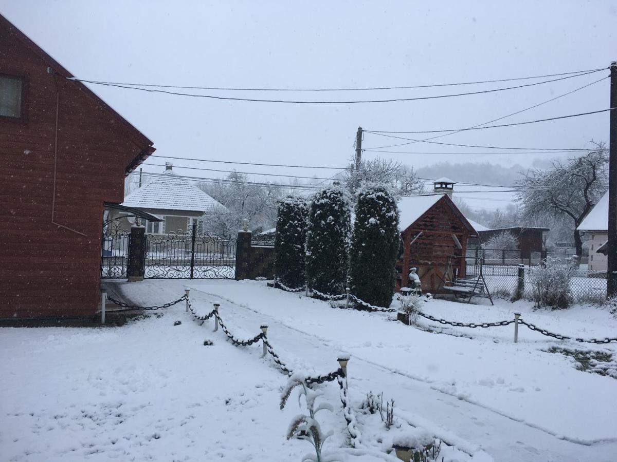 У Люби Huklyvyy Exterior foto